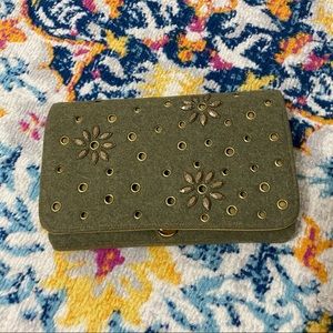 Shiraleah Chicago clutch bag